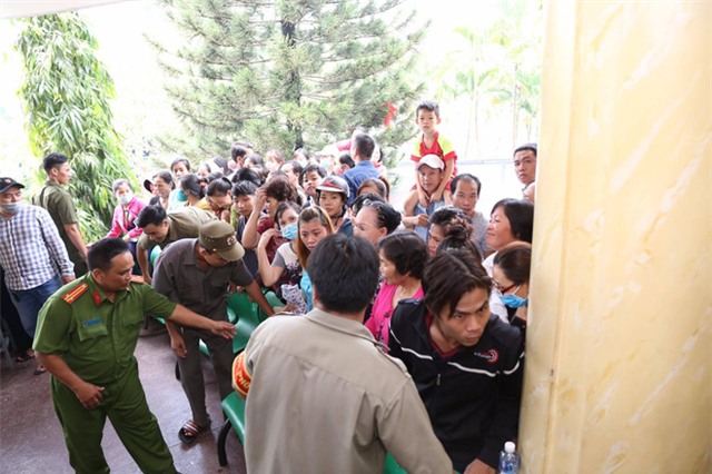 Đám tang hỗn loạn: Nhật Hào, quản lý Minh Thuận đều bị móc túi - Ảnh 1.