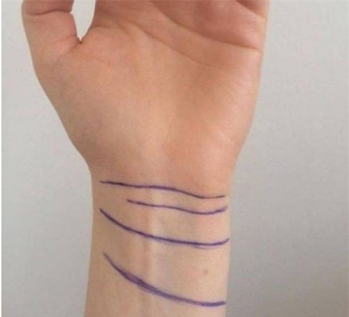 nhin-van-co-tay-biet-ngay-van-menh-sang-ngheo-chi-can-5-giay-la-ro5