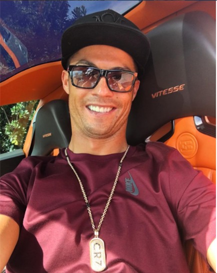 Ronaldo khoe con trai sun rang hinh anh 5