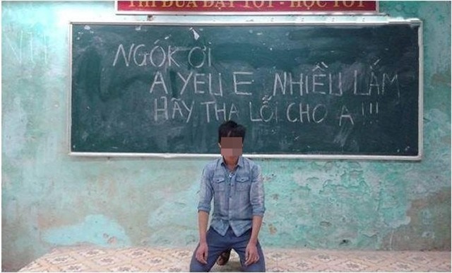 Cô gái quỳ gối xin lỗi ngay giữa phố khiến dân mạng nhức mắt - Ảnh 2.