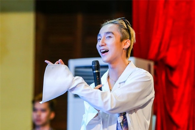 mac chuan mot, son tung mtp van bi nem da rao rao - 6