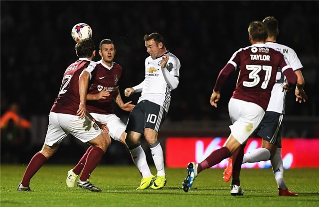 Rashford ghi ban giup MU thang 3-1 tai League Cup hinh anh 8