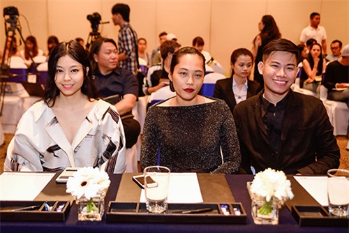 mai ngo gay choang voi tham hoa khoe noi y cung bo do jean day com - 1