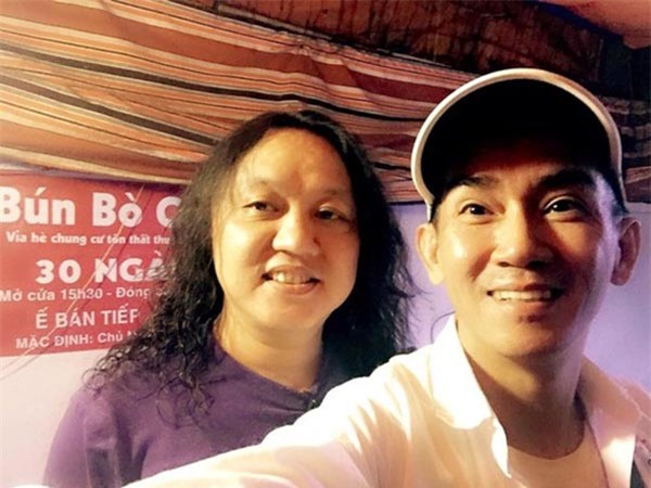 Nhật Hào đã làm điều rất đặc biệt trong tang lễ Minh Thuận - Ảnh 4.