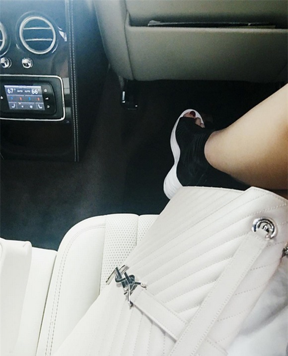 Hàng hiệu của Á hậu Huyền My 9