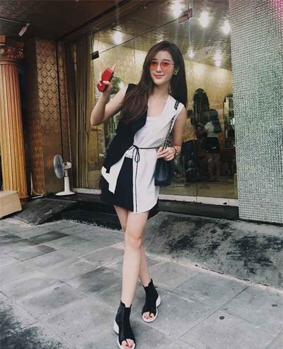 Hàng hiệu của Á hậu Huyền My 11