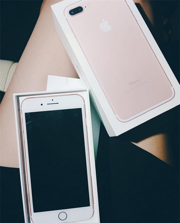 Hàng hiệu của Á hậu Huyền My 1