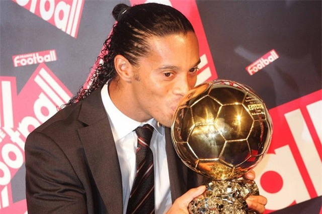 Ăn chơi trác táng vẫn giành Quả bóng vàng, chỉ có thể là Ronaldinho-1
