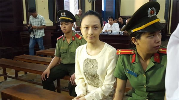 Đại gia tố Hoa hậu Phương Nga lừa đảo là ai?