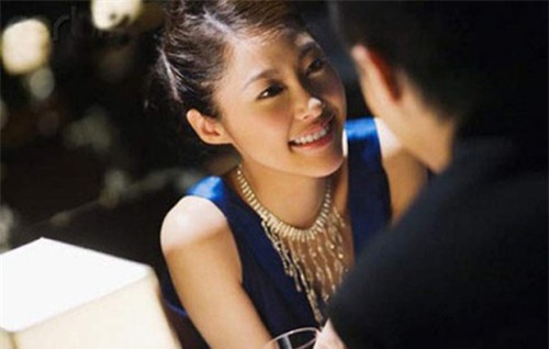 chan dai yeu dai gia, cuoc choi nhu con dao hai luoi - 1