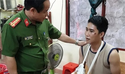 trung uy ca gay tay, chan thuong dau van quyet bat toi pham ma tuy hinh anh 1