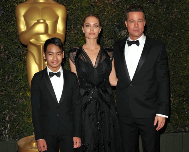 Brad Pitt và Angelina Jolie có thể mua được đội hình gồm cả Messi lẫn Ronaldo - Ảnh 1.