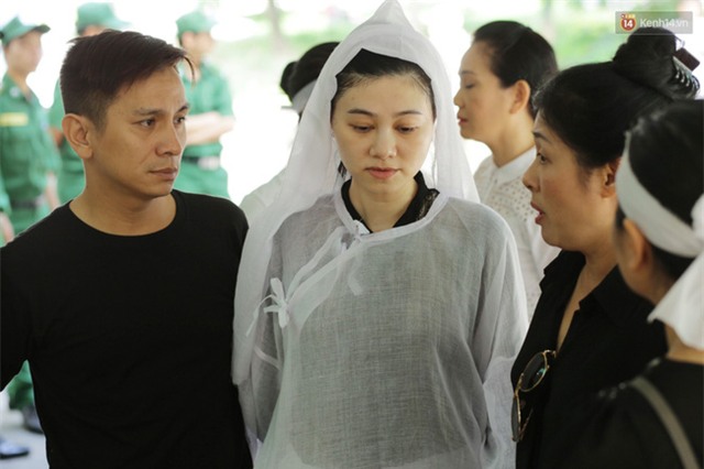 Thành Lộc, Hữu Châu và đồng nghiệp xúc động viếng tang lễ NSND Thanh Tòng - Ảnh 13.