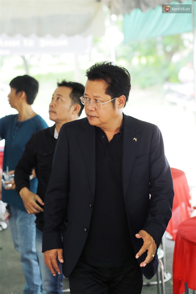 Thành Lộc, Hữu Châu và đồng nghiệp xúc động viếng tang lễ NSND Thanh Tòng - Ảnh 9.