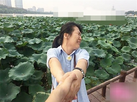 chang trai loi ban gai le let khap the gian gay 