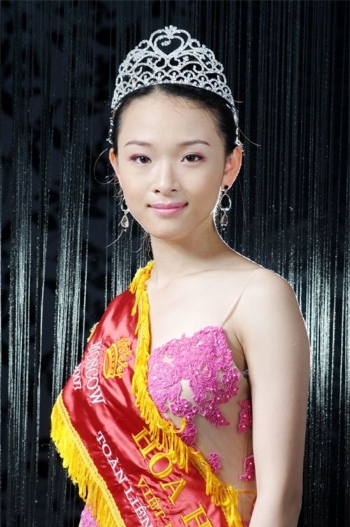 hoa hau phuong nga tung dong