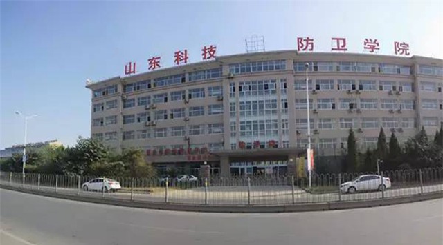 Bị bắt vào trại cai nghiện Internet, con gái 16 tuổi nhốt và bỏ đói mẹ tới chết - Ảnh 2.