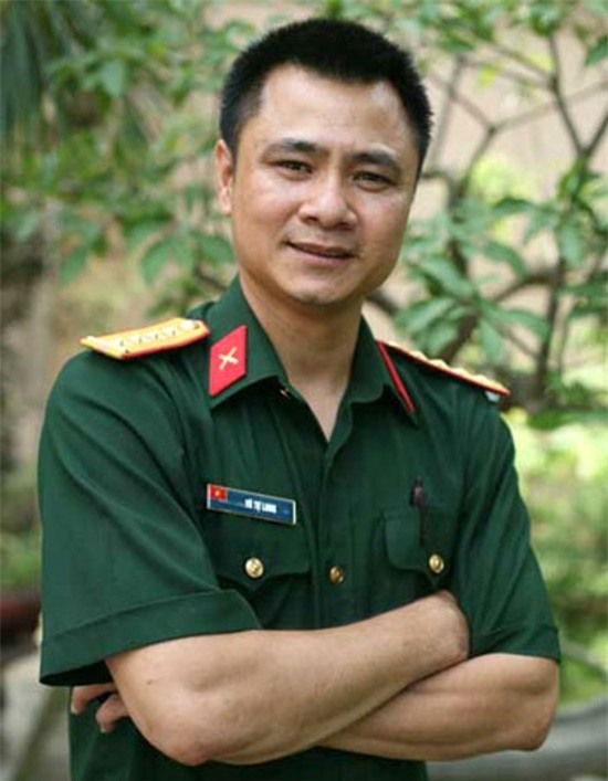 Tự Long từng có quãng đời cơ cực trước khi thành nghệ sĩ nổi tiếng. Ảnh: TL.