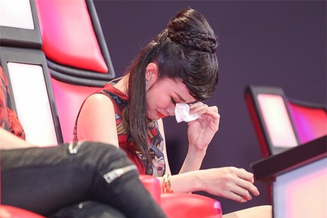 Dong Nhi: 'Toi khong dien tren ghe nong' hinh anh 1