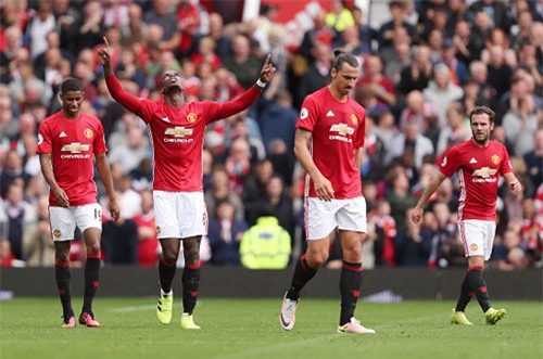 Pogba thông nòng”, M.U đại thắng Leicester-1