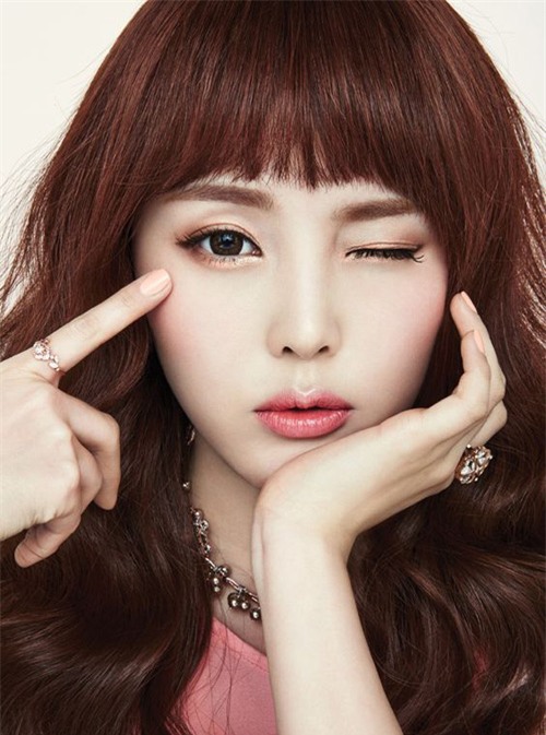 20 phong cach trang diem dep giup chi em tre ra chuc tuoi - 3