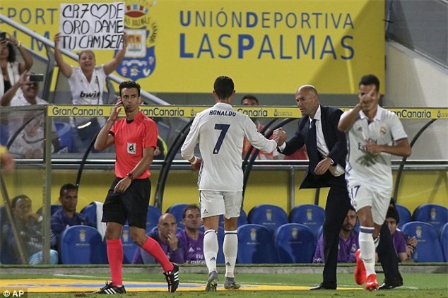 Ronaldo chao don ‘thanh vien moi’ cua gia dinh hinh anh 6