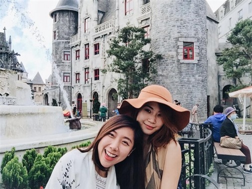 Cuộc sống sang chảnh của hai em gái Trấn Thành gây ngỡ ngàng - Ảnh 6.