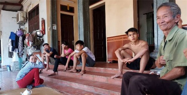 Vụ người chở tôn gây chết người: Không phải do tấm tôn cứa cổ?