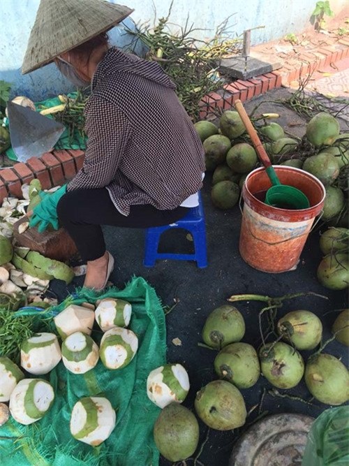 rau muống, bắp chuối, ngâm tẩm, hóa chất, quả dừa, tẩy trắng bằng axit, dừa tươi, 'tắm trắng', axit, Hà Nội, ung thư