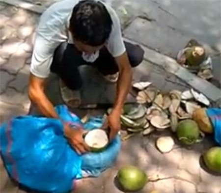 rau muống, bắp chuối, ngâm tẩm, hóa chất, quả dừa, tẩy trắng bằng axit, dừa tươi, 'tắm trắng', axit, Hà Nội, ung thư