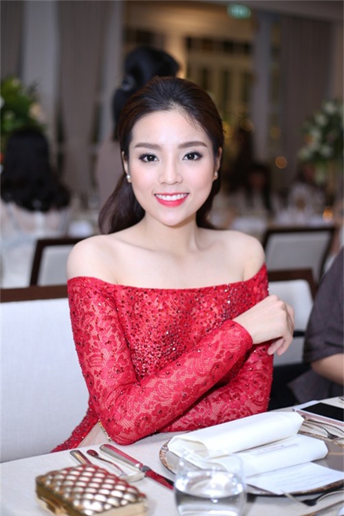 lien tuc mac kiem vai hau scandal, lieu ky duyen co duoc khan gia huong ung? - 6