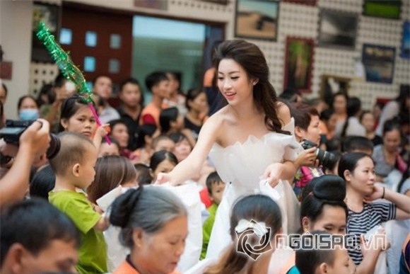 my-linh-len-tieng-chiec-vay-phu-hop-bo-hoa-hau-benh-vuc-con-gai181115651-ngoisao 0