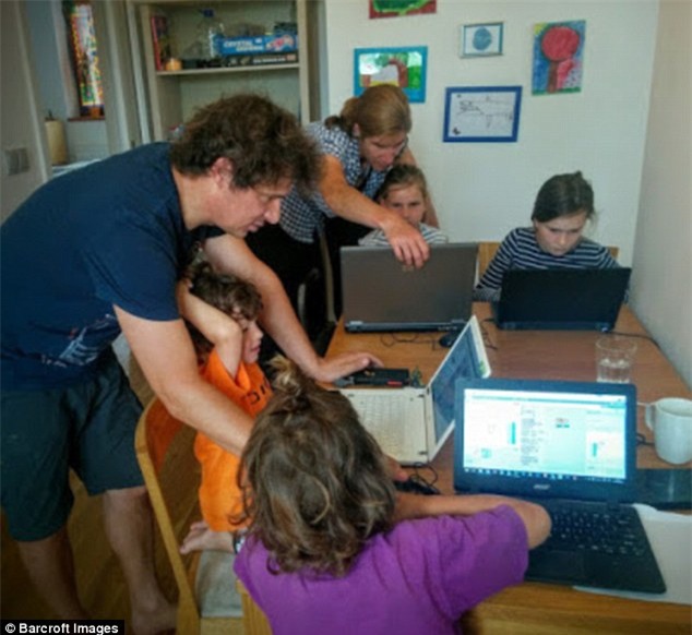 khong tim duoc truong vua y, bo me dua con du lich quanh the gioi de tu hoc - 10