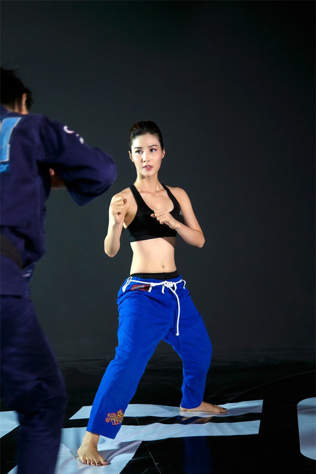 Diễm My 9x đẹp hút hồn trên sàn tập nhu thuật Brazil cùng võ sỹ Nhật Bản - Ảnh 5.