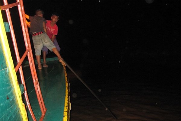 thủy ngư, vảy đỏ, như máu, cá huyết rồng, Biển Hồ, Campuchia, cá rồng, ngư dân, bắt được, thủy quái