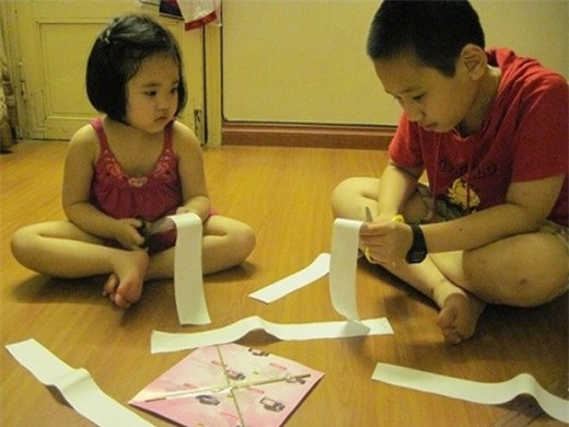 Có anh bên cạnh, không gì là khó nhỉ? (Ảnh: Internet)