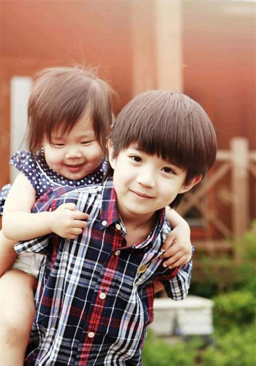 Cả hai anh em xinh như thiên thần (Ảnh: Internet)