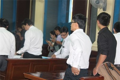 vu hoa hau phuong nga: con 5 nguoi lien quan - 2