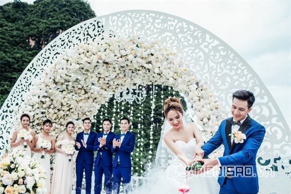 Đám cưới Hương Giang Idol 5