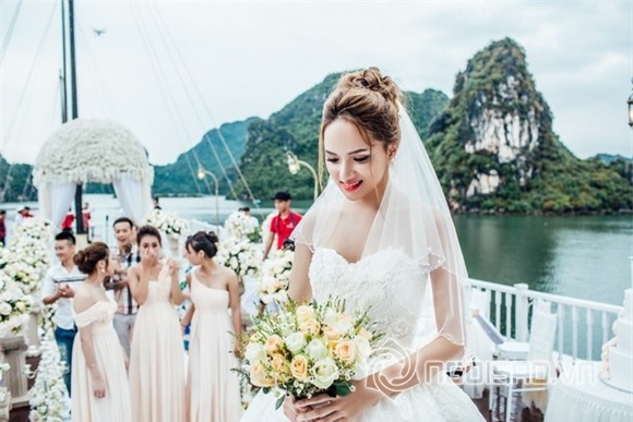 Đám cưới Hương Giang Idol 2