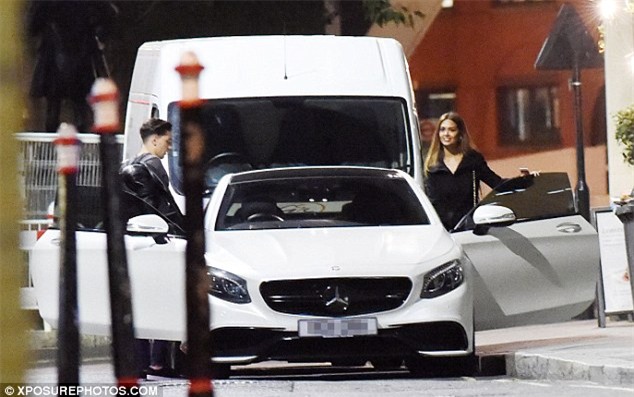 Trai đẹp của Arsenal hẹn hò với hoa hậu Ấn Độ hơn 10 tuổi - Ảnh 6.