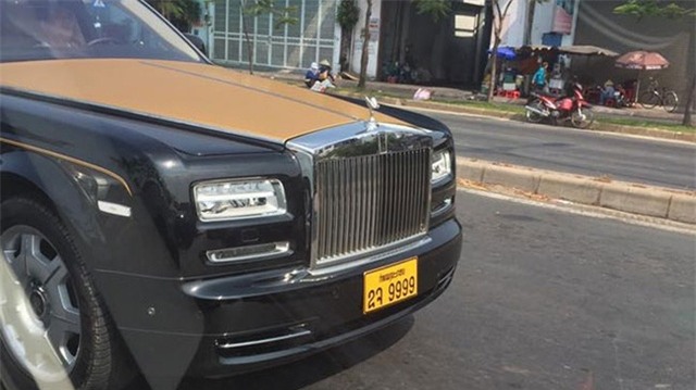 Cận cảnh Rolls-Royce Phantom Series II của đại gia Lào.