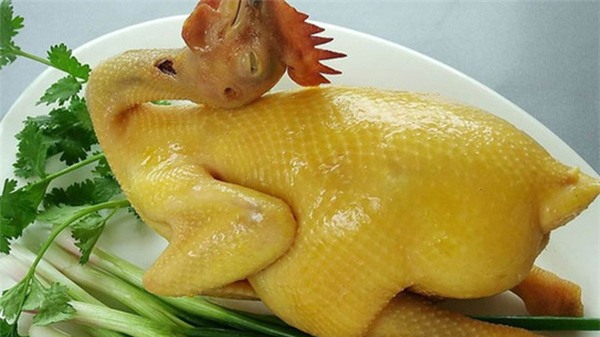 Sai lầm gây hại sức khỏe từ thói quen dùng nước luộc gà để nấu canh cải - Ảnh 2.