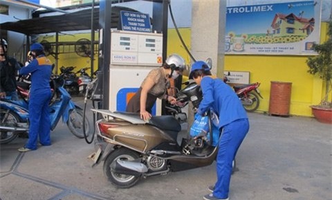 Quỹ bình ổn giá xăng dầu, tính nhầm giá xăng, tính thiếu giá xăng, thuế phí xăng dầu, Petrolimex