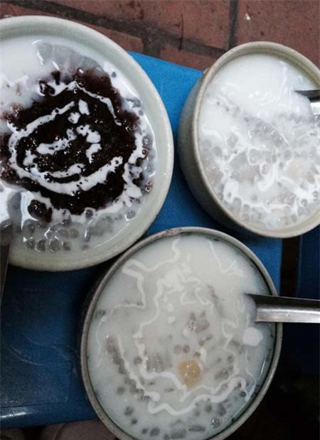 quán chè ngon, Hà Nội, chè Hai Bà Trưng, đội cấn, chè bưởi, chè Thái, ăn vặt, vỉa hè, giải khát