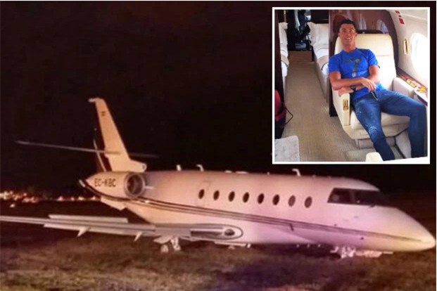 Chiếc máy bay gặp sự cố.