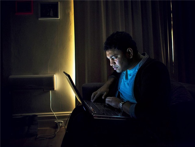 lac mat con 4 tuoi tren tau, 25 nam sau ba me bat khoc khi mo cua nha - 2