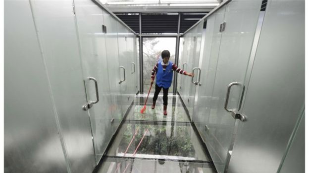 Trung Quốc, công viên sinh thái, nhà vệ sinh trong suốt