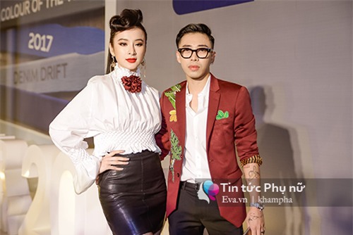 le quyen bat ngo khoe bung 