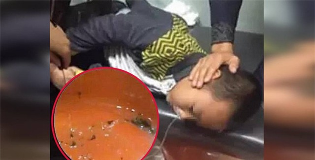 Bố mẹ tá hỏa phát hiện con trai nôn ra